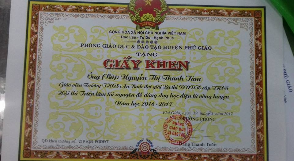 Giấy khen cô Nguyễn Thị Thanh Tâm đạt giải ba